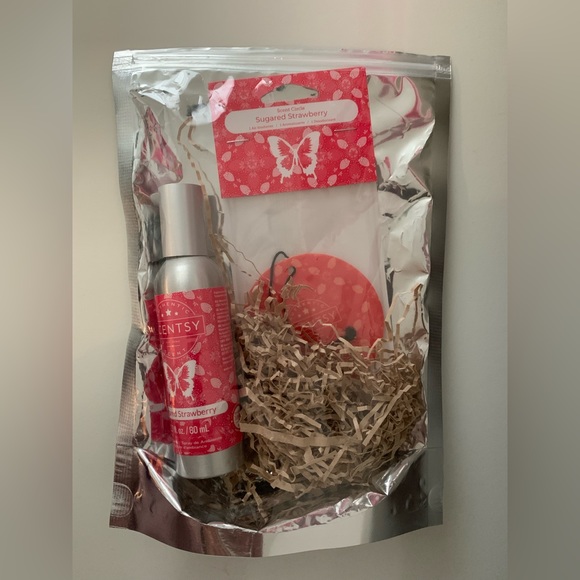 New Scentsy Sugared Strawberry Room Spray & Car Air Freshener Scent Circle🍓🩷🍓 - Picture 2 of 3